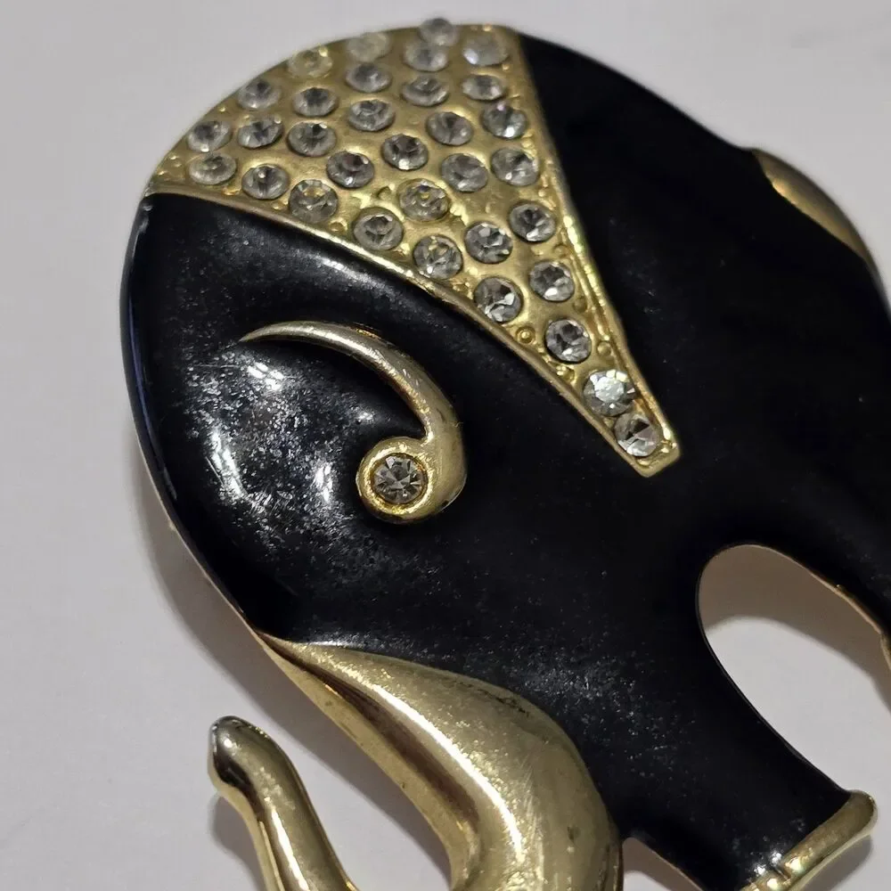 Elegant Black Enamel Gold Tone Elephant Brooch Pin Rhinestone Fashion Jewelry